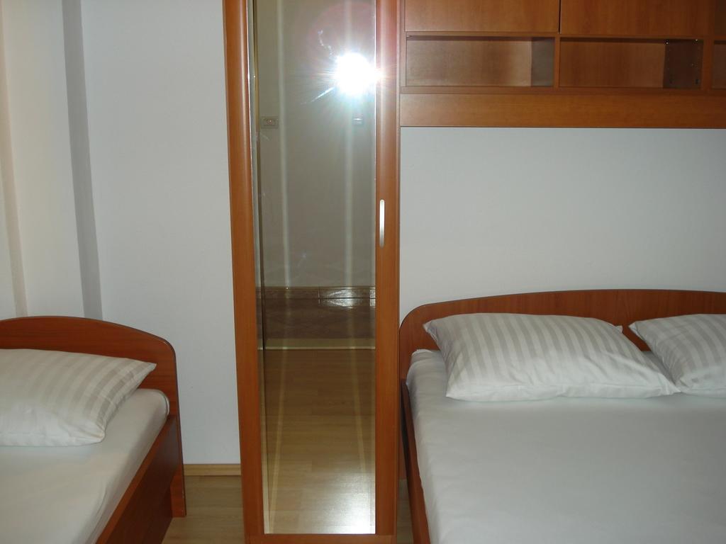 Milic Apartments Makarska Habitación foto